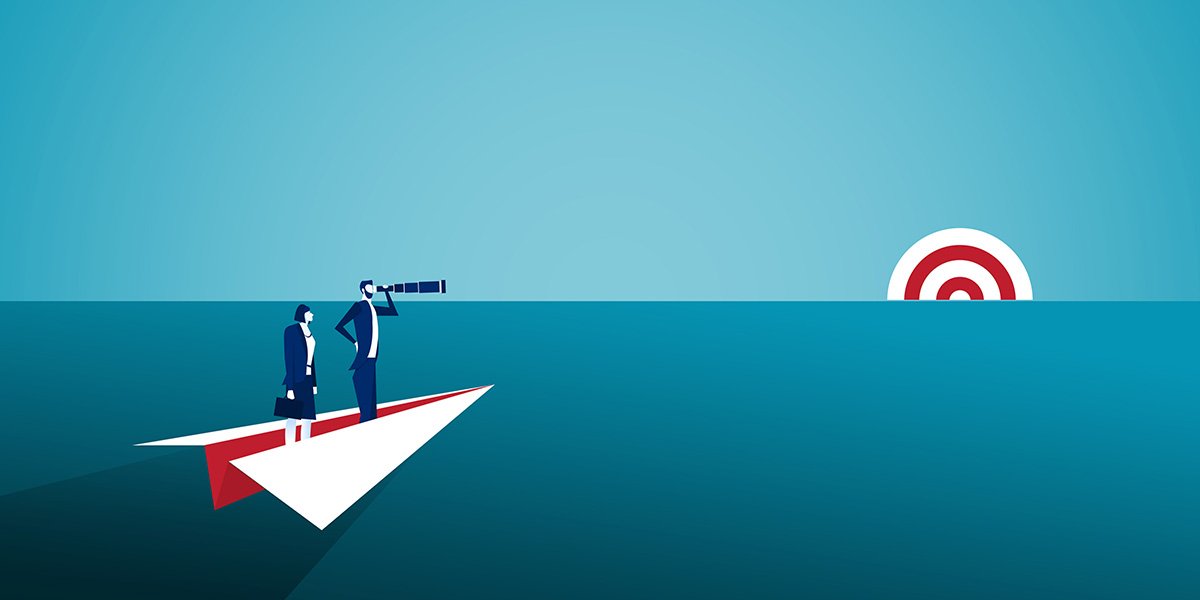 ilustração de dois empresários dentro de um barco de papel mirando em um alvo no horizonte, representando o planejamento de carreira feito pelo gerente